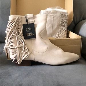 Zara size 8 beige suede leather fringe boots